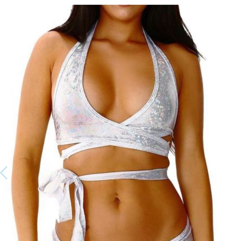 Iheartraves wrap top